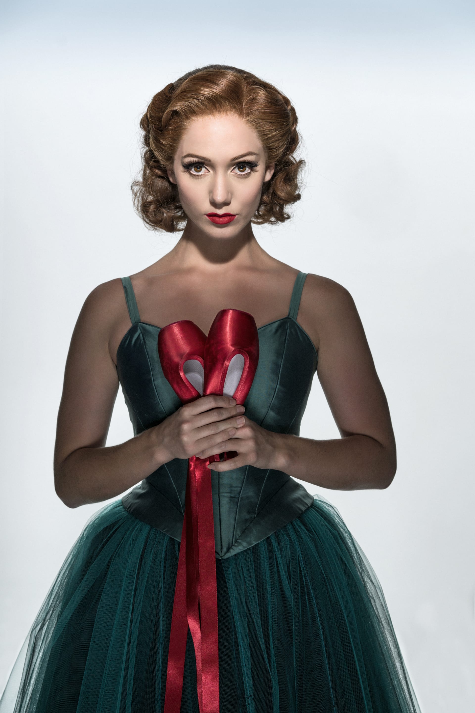 Matthew Bourne s THE RED SHOES. Ashley Shaw Vicky Page . Photo by Johan Persson wngpsi