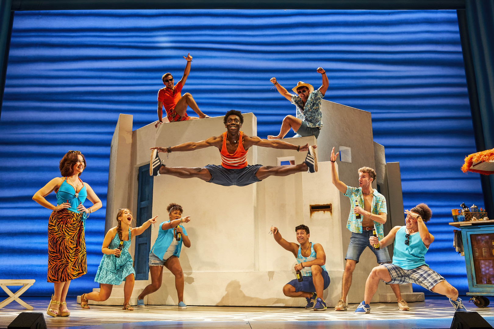 MAMMA MIA   UK Tour  3  previous UK tour cast  c Brinkhoff Moegenburg