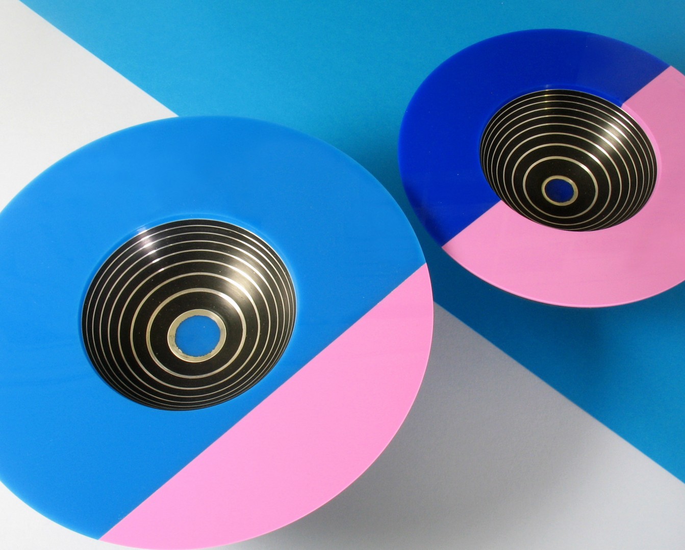 Colourful Countdown to Christmas Graham Lester Pink and Blue Acrylic topped bowls