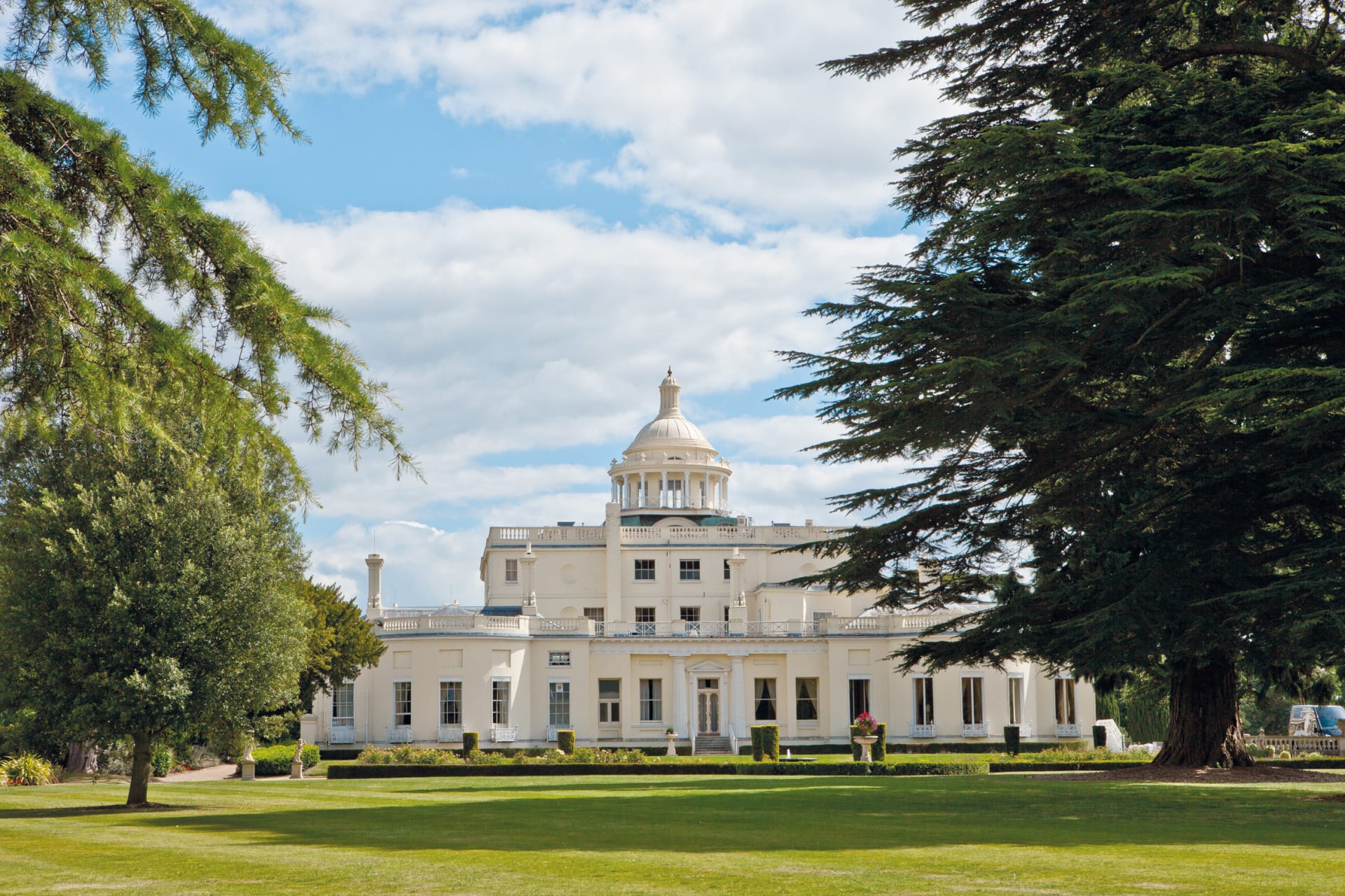 Stoke Park Mansion 4 pvyyxg