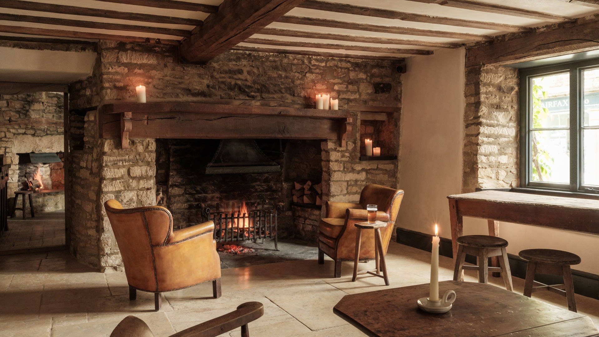 The Bull in Charlbury inside mzw6cd